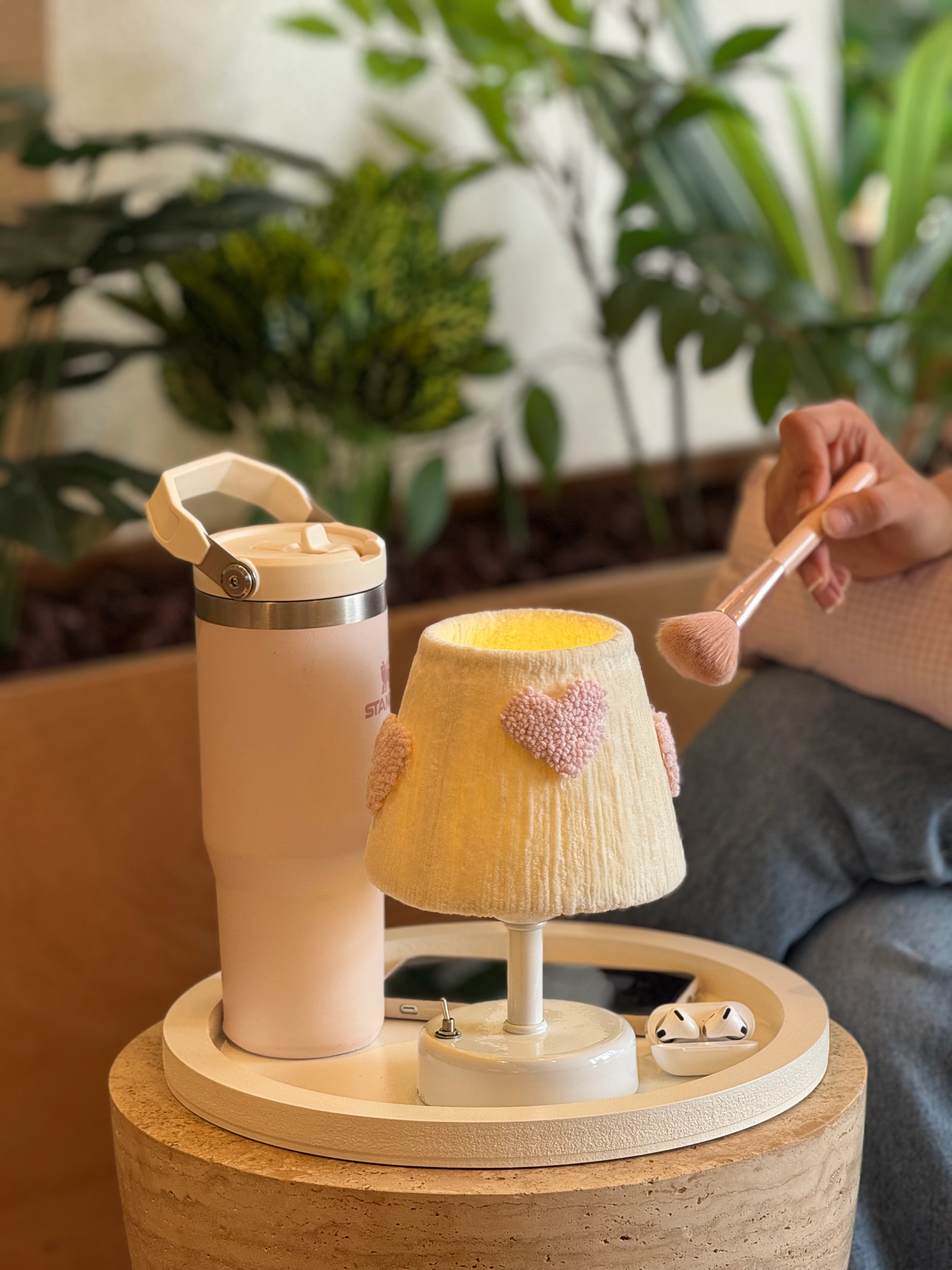 Punch Kadife Pembe Kalp Detaylı Masa Lambası Alt Beyaz Kablosuz Pilli Masa Üstü